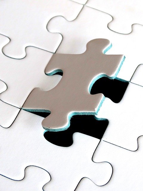 Imagen que muestra una pieza de puzzle encajando.