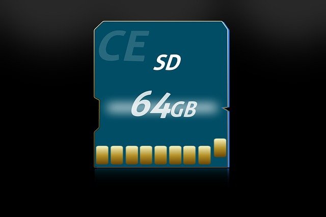 Ilustración de una tarjeta SD de 64 GB