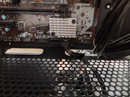 Cable SATA del HDD conectado a la placa base