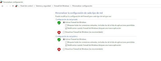 Ventana con las opciones básicas de configuración del Firewall de Windows. Para ubicación de red doméstica o para configuración de ubicación de red pública, las opciones son las mismas: Activar o Desactivar Firewall , y si se activa, elegir si se desea Bloquear todas las conexiones entrantes, y si se desea Notificarme cuándo Firewall bloquee un nuevo programa.
